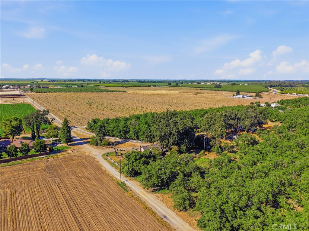 21530 Tiburico Avenue, Laton, CA 93242