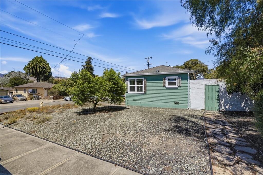 32 Rafael, San Luis Obispo, CA 93405