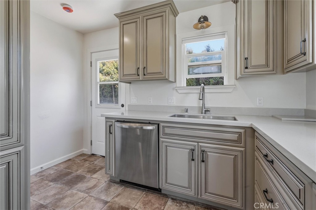 32 Rafael, San Luis Obispo, CA 93405