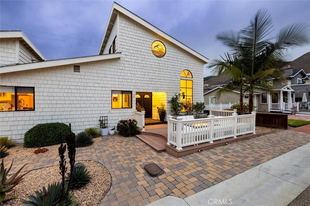 250 Castaic Ave, Pismo Beach, CA 93449