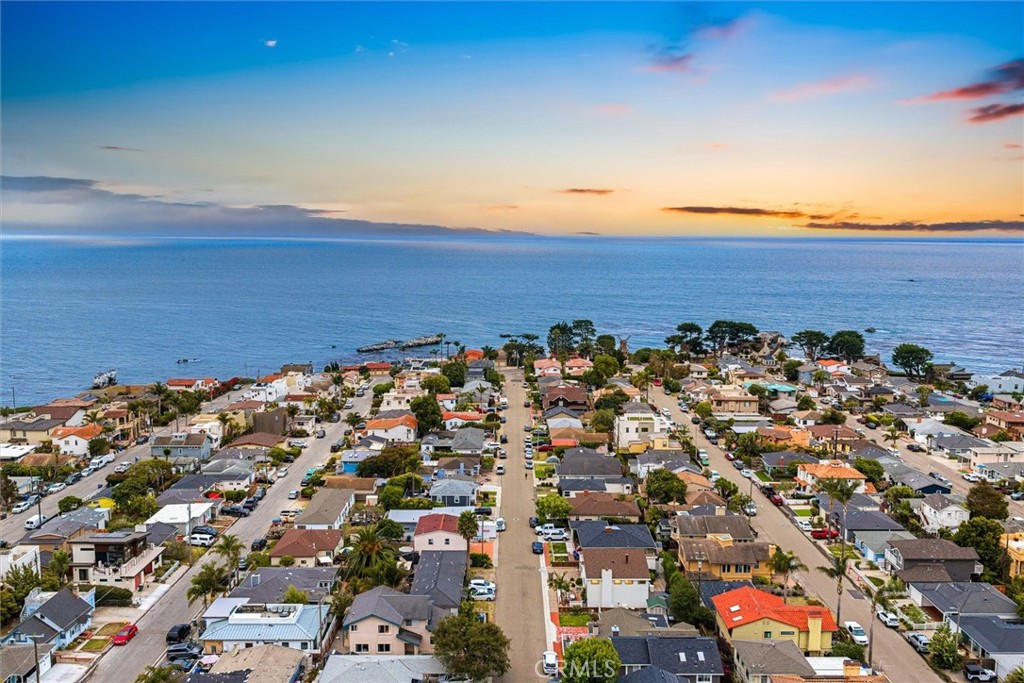 250 Castaic Ave, Pismo Beach, CA 93449