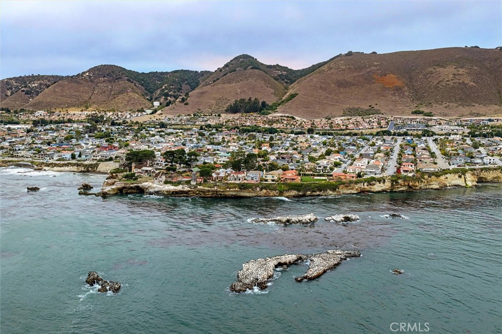 250 Castaic Ave, Pismo Beach, CA 93449