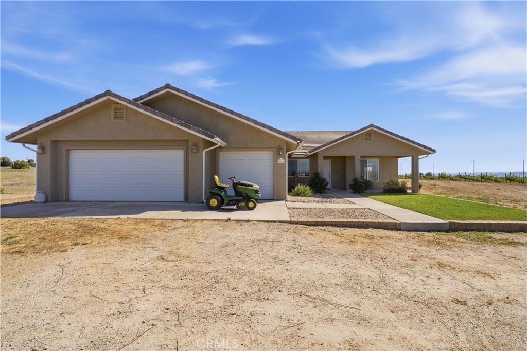 8020 Baron, Paso Robles, CA 93446