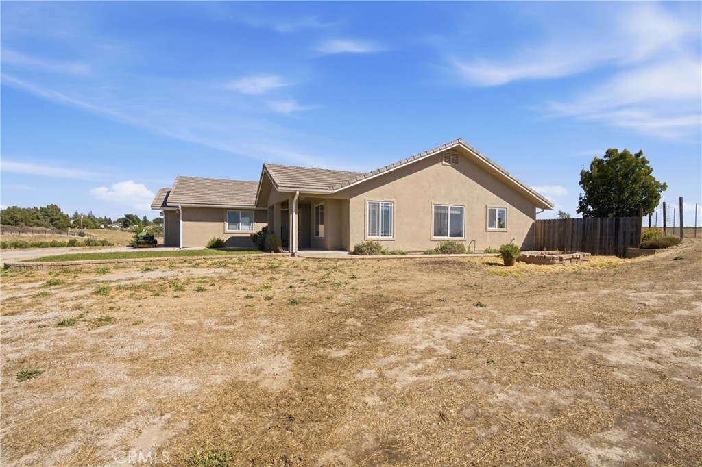8020 Baron, Paso Robles, CA 93446