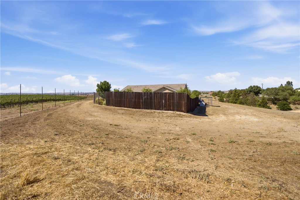 8020 Baron, Paso Robles, CA 93446