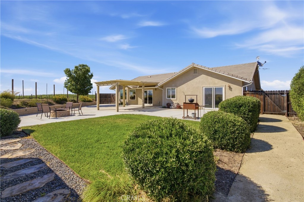 8020 Baron, Paso Robles, CA 93446