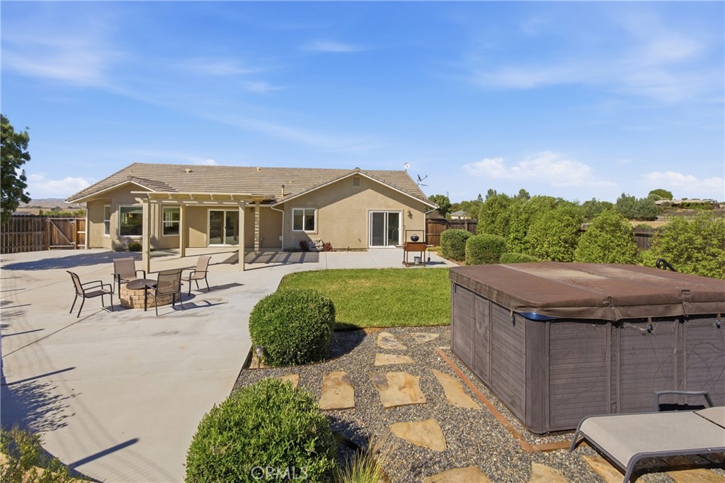 8020 Baron, Paso Robles, CA 93446