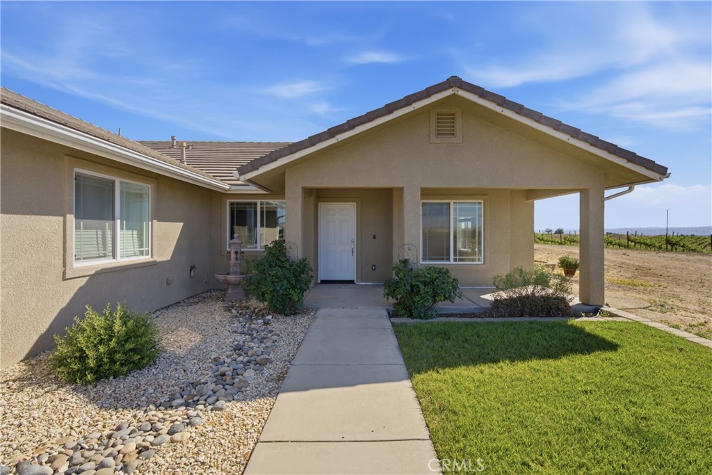 8020 Baron, Paso Robles, CA 93446
