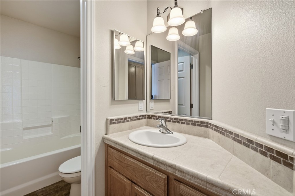 8020 Baron, Paso Robles, CA 93446