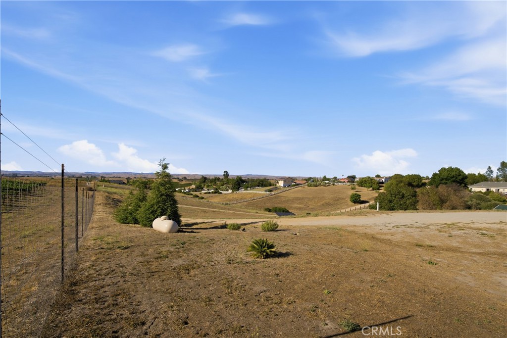 8020 Baron, Paso Robles, CA 93446