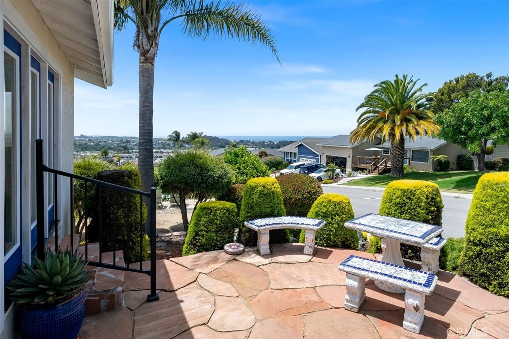 120 Surf St., Pismo Beach, CA 93449