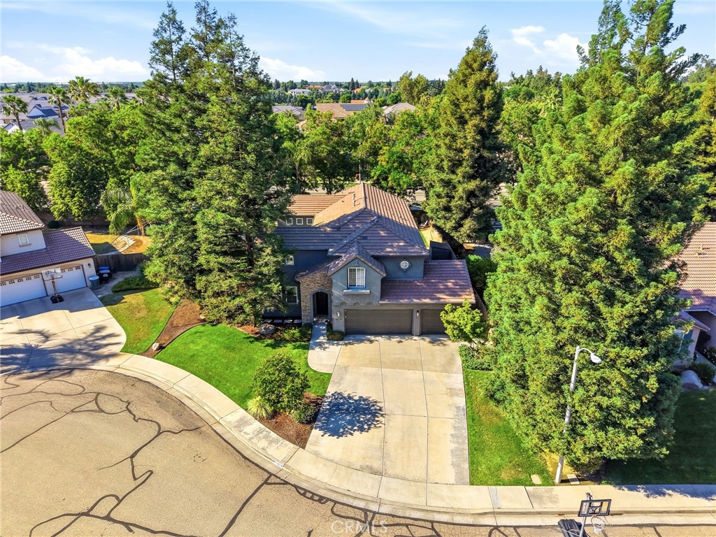 4826 W Ceres Ct, Visalia, CA 93291