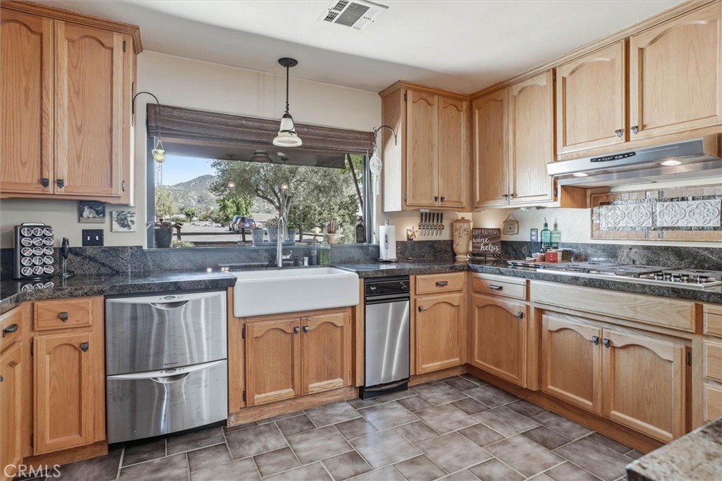 1695 Southfork, Paso Robles, CA 93446