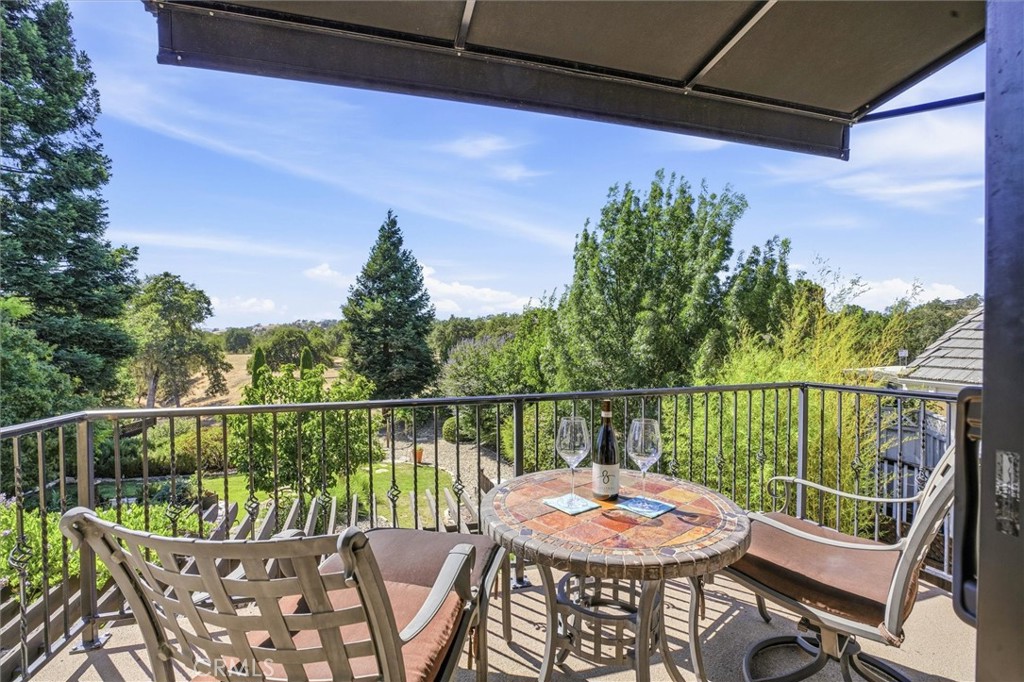 1695 Southfork, Paso Robles, CA 93446