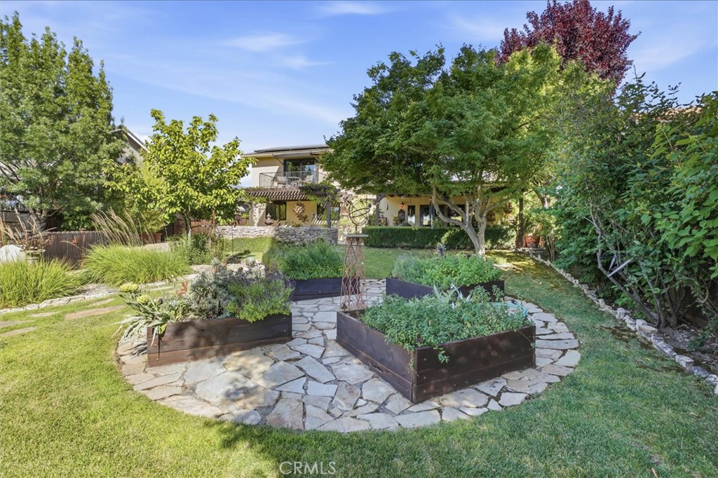 1695 Southfork, Paso Robles, CA 93446