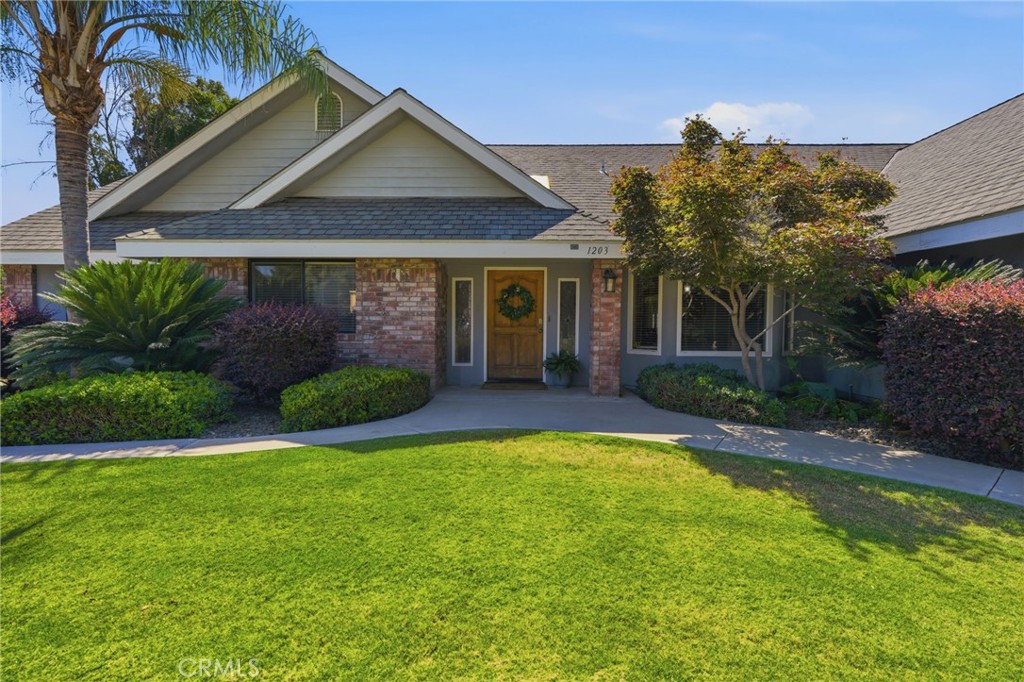 1203 N Tommy Ct, Visalia, CA 93291
