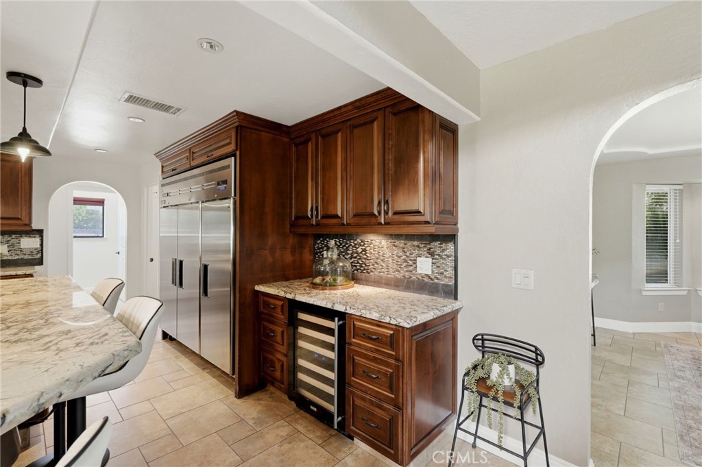 1203 N Tommy Ct, Visalia, CA 93291