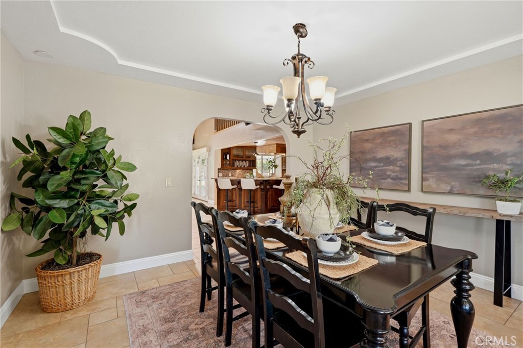 1203 N Tommy Ct, Visalia, CA 93291