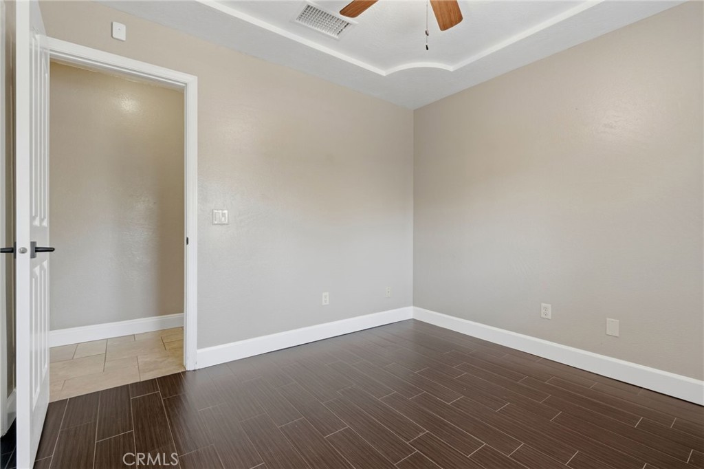 1203 N Tommy Ct, Visalia, CA 93291