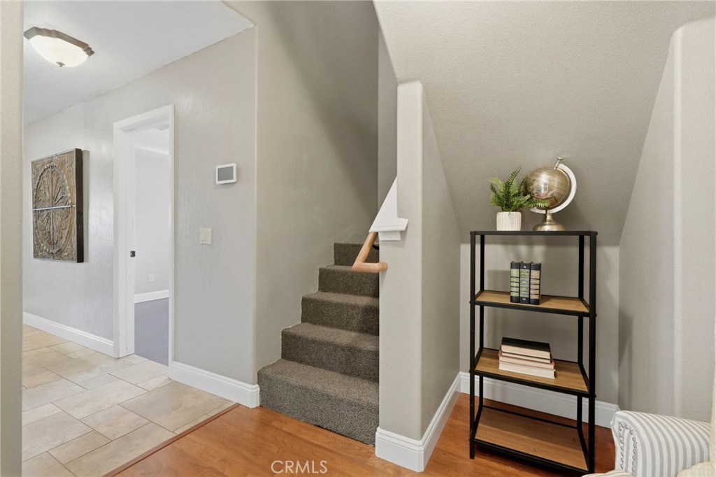 1203 N Tommy Ct, Visalia, CA 93291