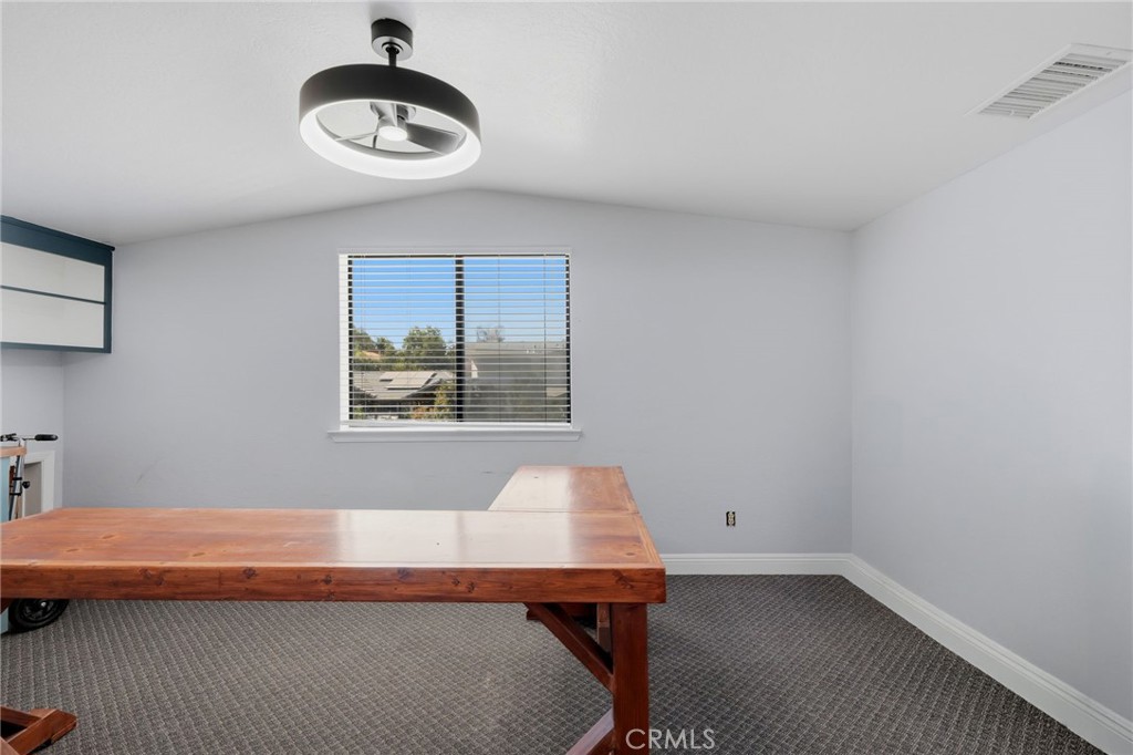 1203 N Tommy Ct, Visalia, CA 93291