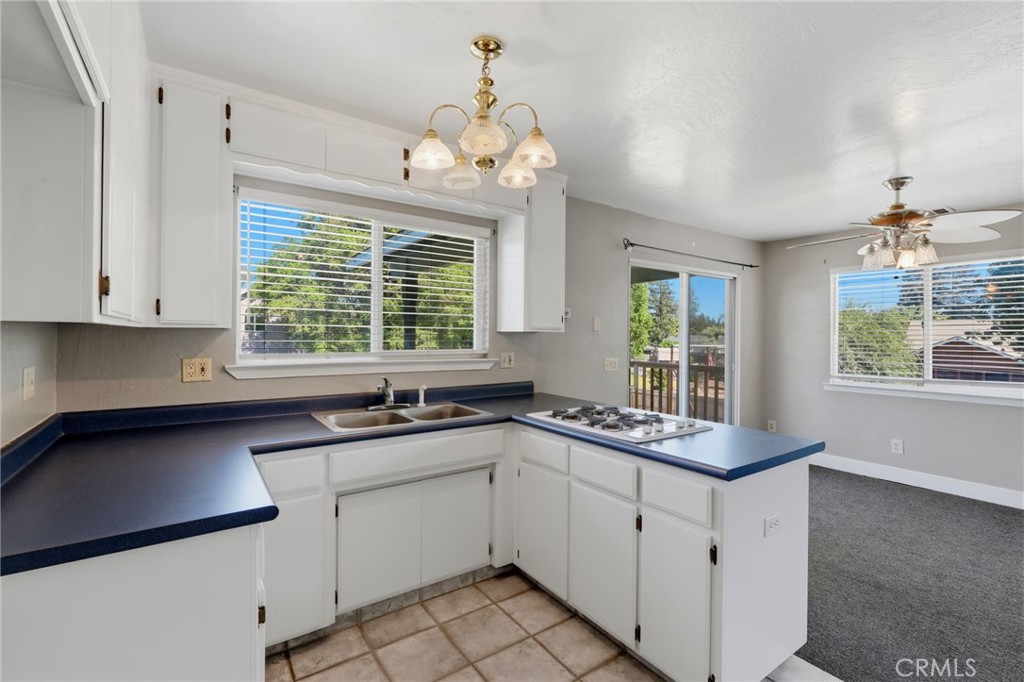 1203 N Tommy Ct, Visalia, CA 93291