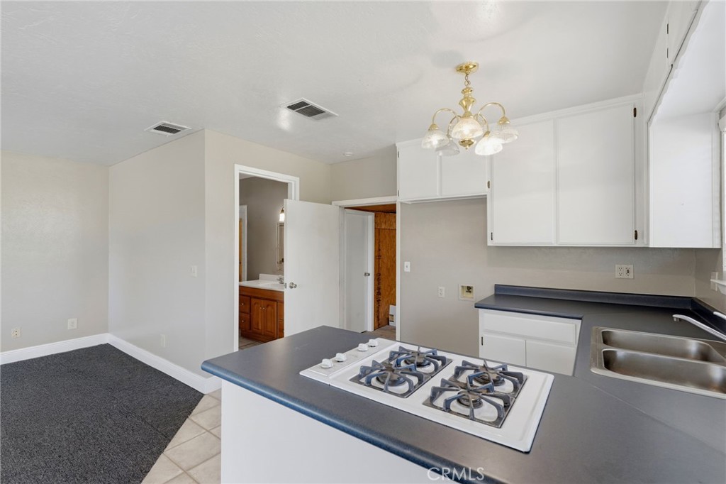 1203 N Tommy Ct, Visalia, CA 93291