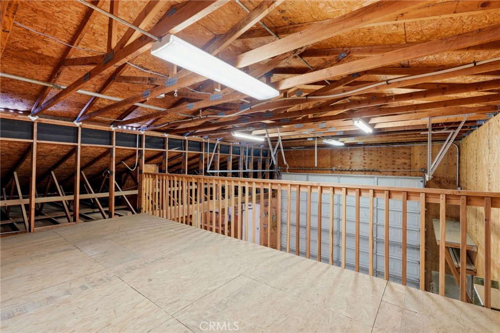 1203 N Tommy Ct, Visalia, CA 93291
