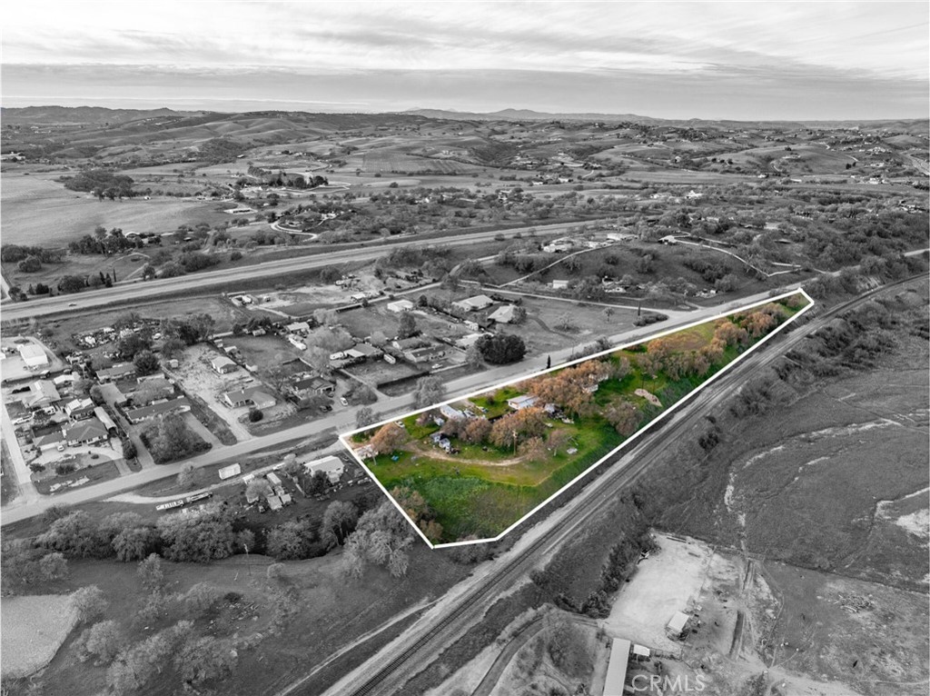 6880 Monterey Rd, Paso Robles, CA 93446