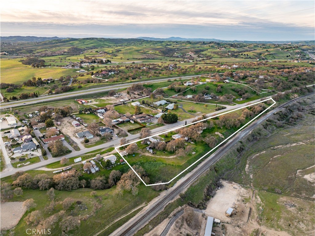6880 Monterey Rd, Paso Robles, CA 93446