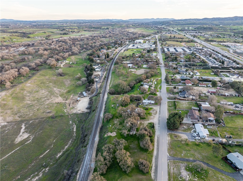 6880 Monterey Rd, Paso Robles, CA 93446