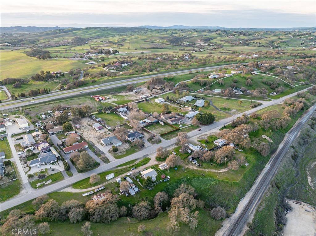6880 Monterey Rd, Paso Robles, CA 93446