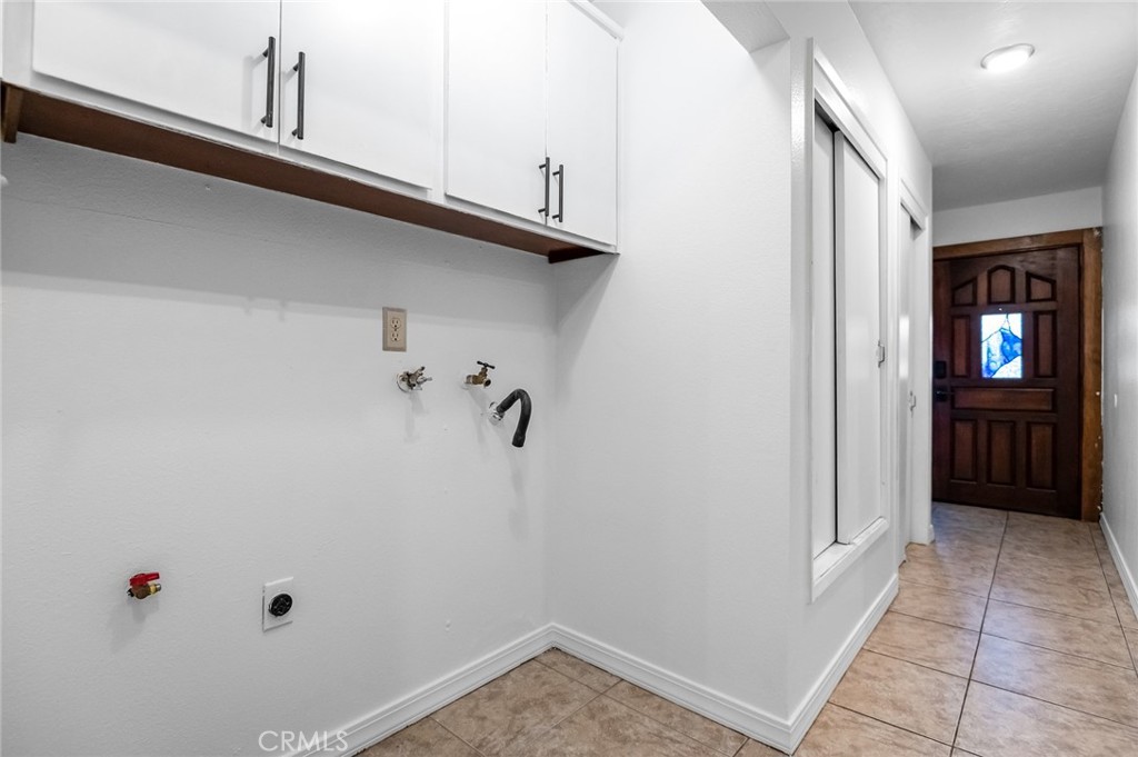 1237 S Clover, Visalia, CA 93277