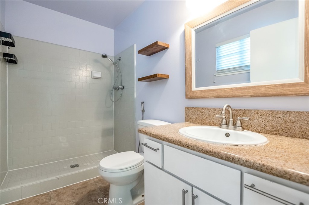 1237 S Clover, Visalia, CA 93277