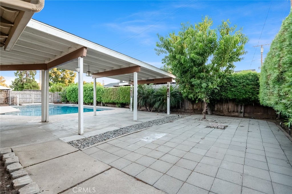 1237 S Clover, Visalia, CA 93277