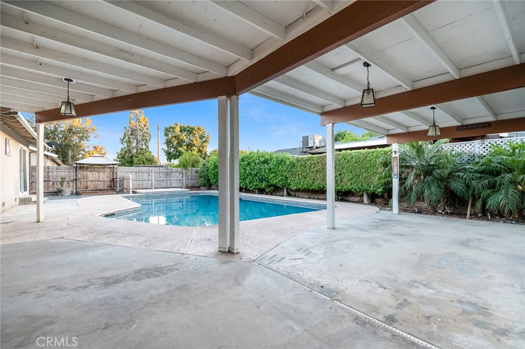 1237 S Clover, Visalia, CA 93277