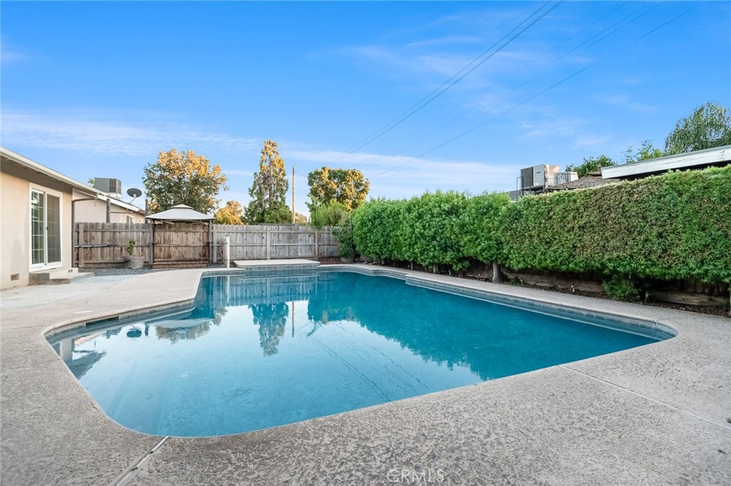 1237 S Clover, Visalia, CA 93277