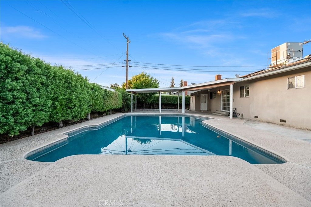 1237 S Clover, Visalia, CA 93277