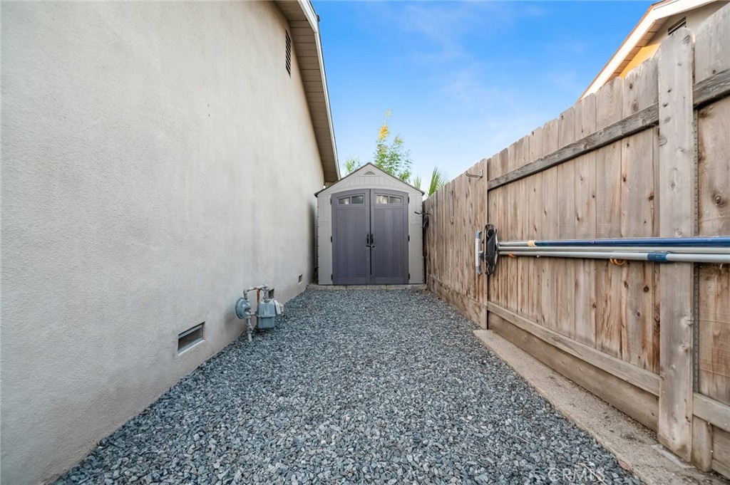 1237 S Clover, Visalia, CA 93277
