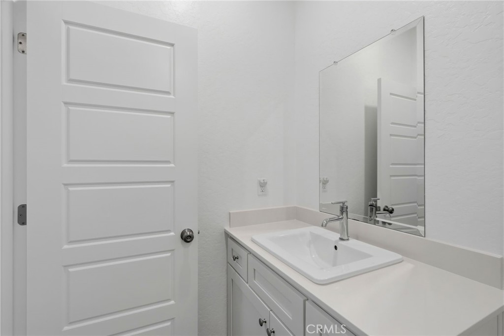 530 Baylor, Lemoore, CA 93245