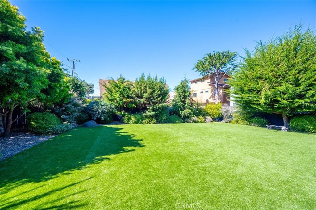 365 Bristol St, Cambria, CA 93428