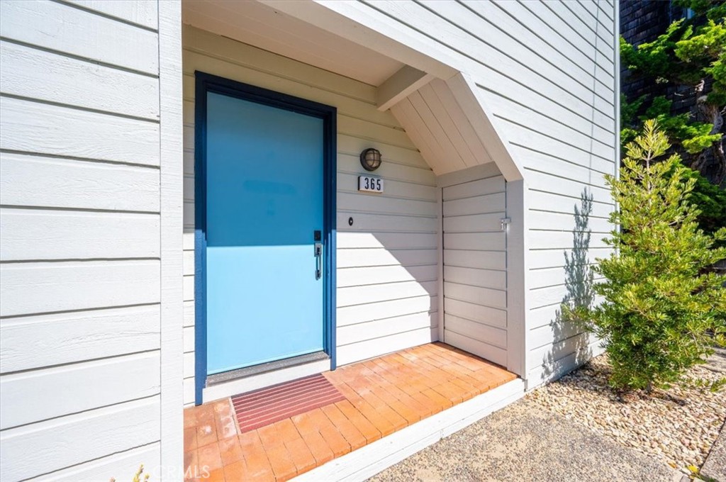 365 Bristol St, Cambria, CA 93428