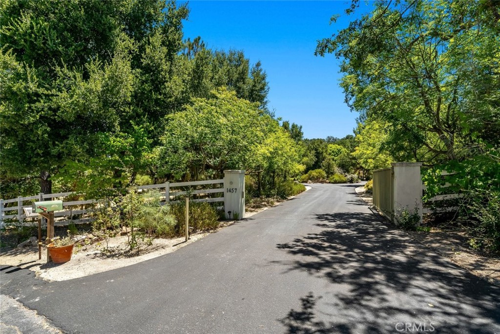 1457 Brambles Ct, Templeton, CA 93465