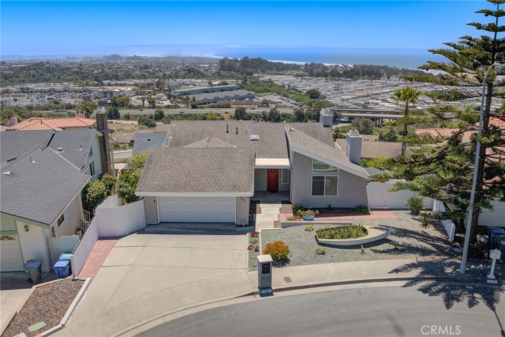 261 Coral Ct, Pismo Beach, CA 93449