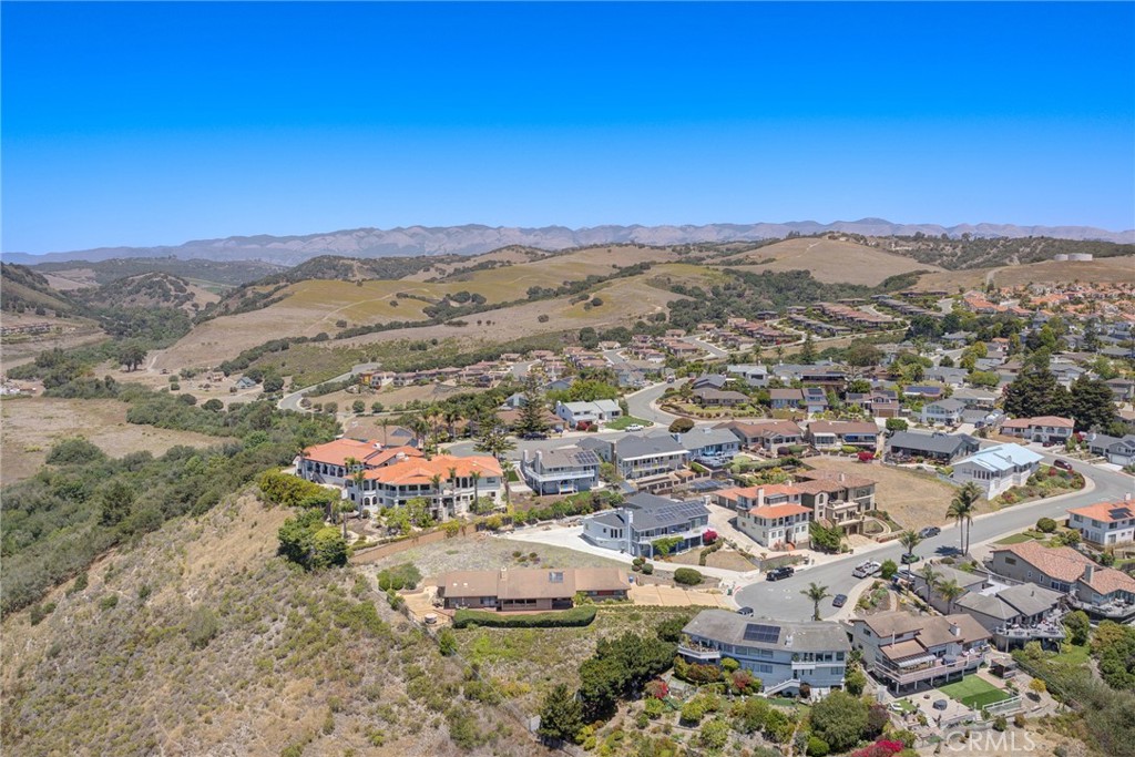 261 Coral Ct, Pismo Beach, CA 93449