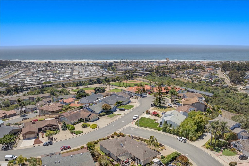 261 Coral Ct, Pismo Beach, CA 93449