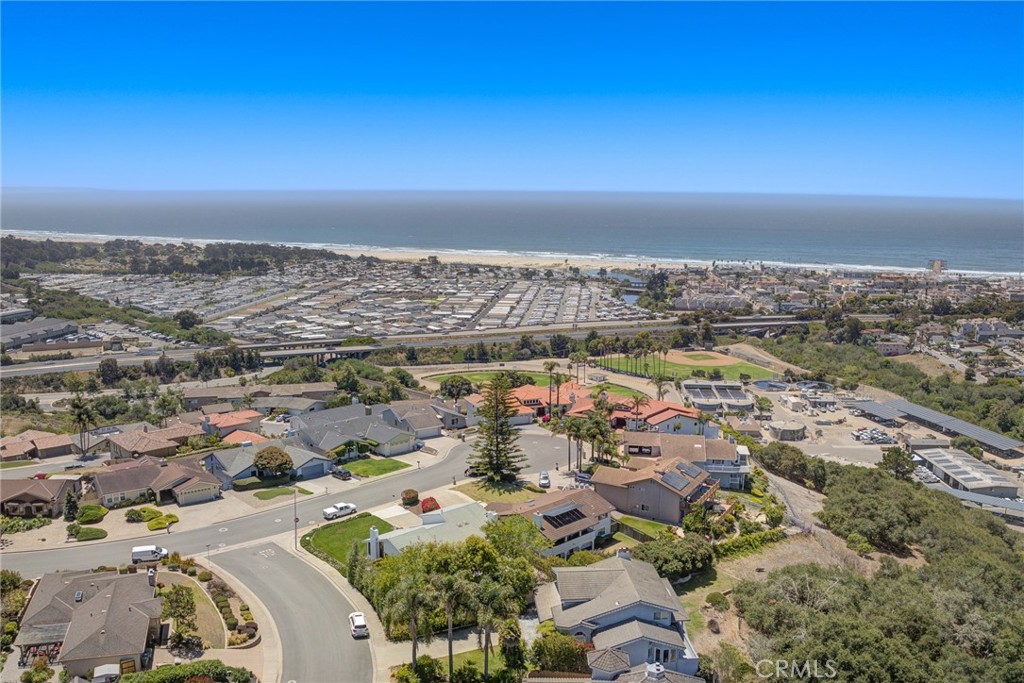 261 Coral Ct, Pismo Beach, CA 93449