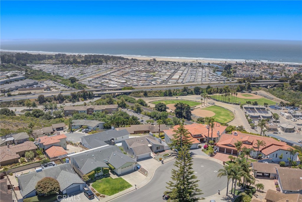 261 Coral Ct, Pismo Beach, CA 93449
