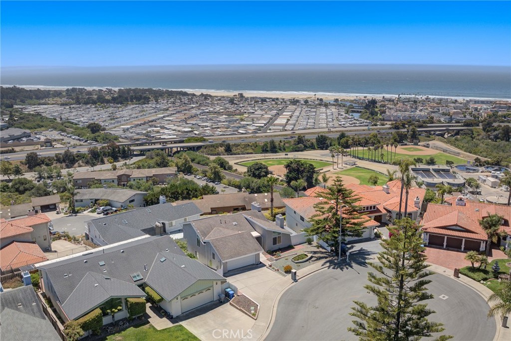 261 Coral Ct, Pismo Beach, CA 93449