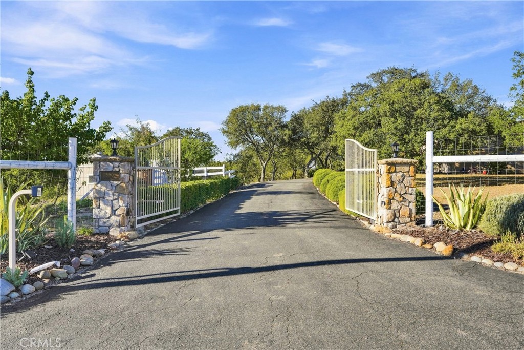 5680 High Ridge, Paso Robles, CA 93446
